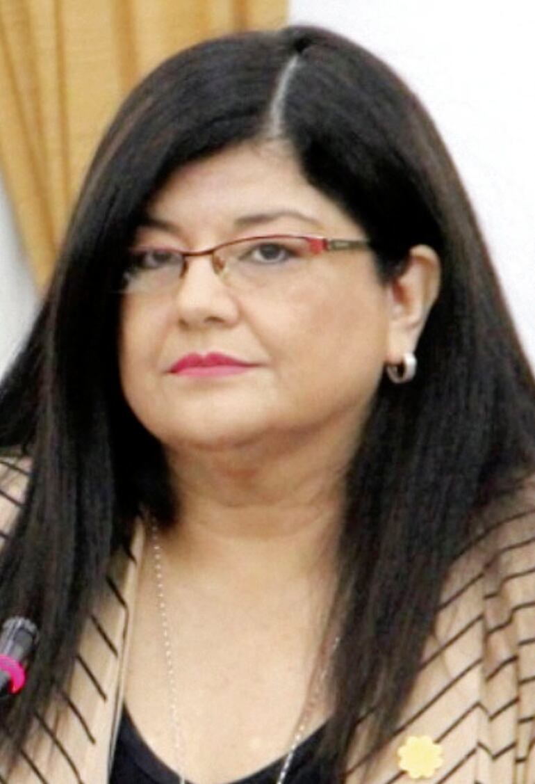 Carolina Llanes, ministra.
