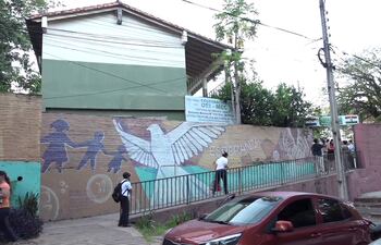 La Escuela República de Hungría está sin docente en el primer grado.