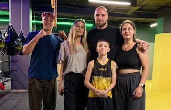 Angelina Jolie, estrella de cine y activista humanitaria, en el club de boxeo Spadkoyemets, en Járkov.
