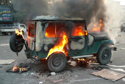 Un vehículo en llamas en Damasco, Siria, el domingo.