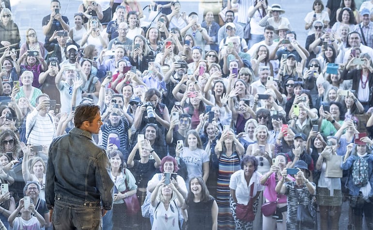 El actor estadounidense Brad Pitt hoy miércoles en el Festival de Cine de San Sebastián, donde ha presentado 'En el corazón de la bestia' en la sección oficial de la 74 edición del certamen. (EFE/ Javier Etxezarreta)