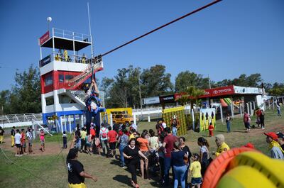 Este domingo se realiza la 21ma edición de "Bomberos por un día".