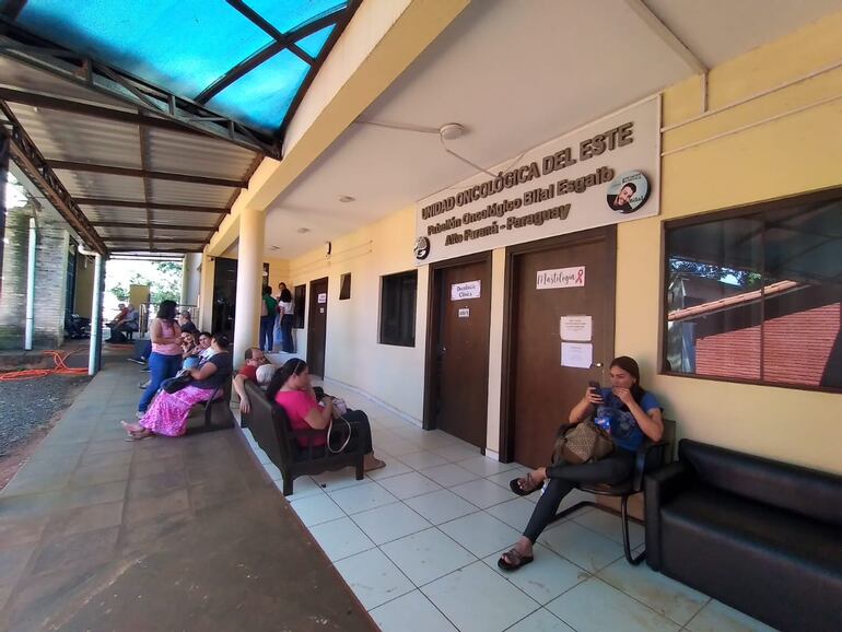 Pacientes oncológicos a la espera de atención.