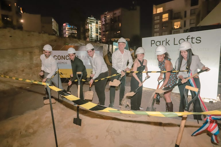 Palada inicial de Park Lofts Tower, que representa uno de los mayores desafíos técnicos dentro del segmento de edificios en altura en Asunción.