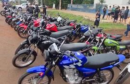 Las motocicletas incautadas durante el operativo interinstitucional en Minga Guazú.