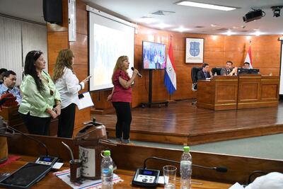 Jubilados se presentaron frente al pleno de la Junta Municipal de Asunción y pidieron que la comuna se ponga al día.