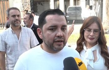 El intendente de Asunción, Luis Bello (ANR-HC), negó que quiera vender 6 hectáreas de tierras de la Costanera. Sin embargo, previsión de ingresos aparece en su presupuestoy fue confirmado por su Gabinete.