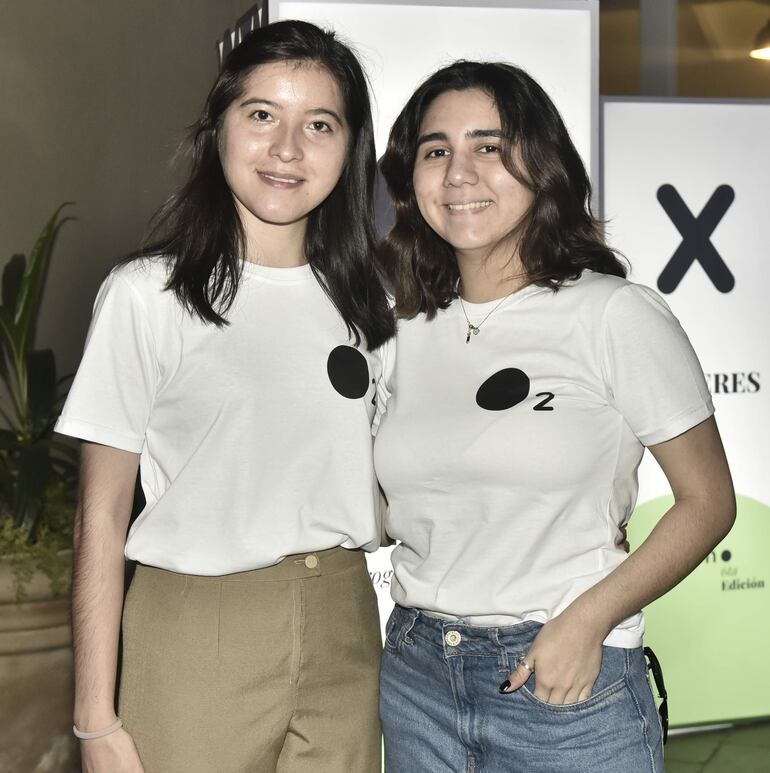 Dalia Gamarra y Florencia Oviedo.
