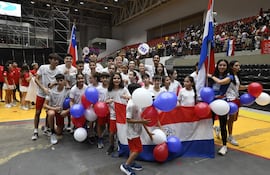 La delegación paraguaya en el desfile durante la ceremonia inaugural que se realizó en la SND.