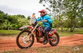 De esta manera, uno de los protagonistas de la carrera hacia su paso por un sector de Caballero Punta.