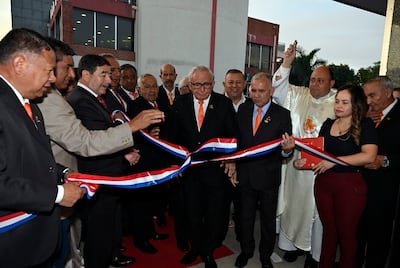 La apertura oficial del Salón Diamante se hizo mediante el tradicional corte de cinta.