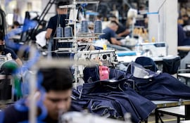 Crece la maquila en rubros como confecciones, plásticos, alimentos, madera y componentes industriales.