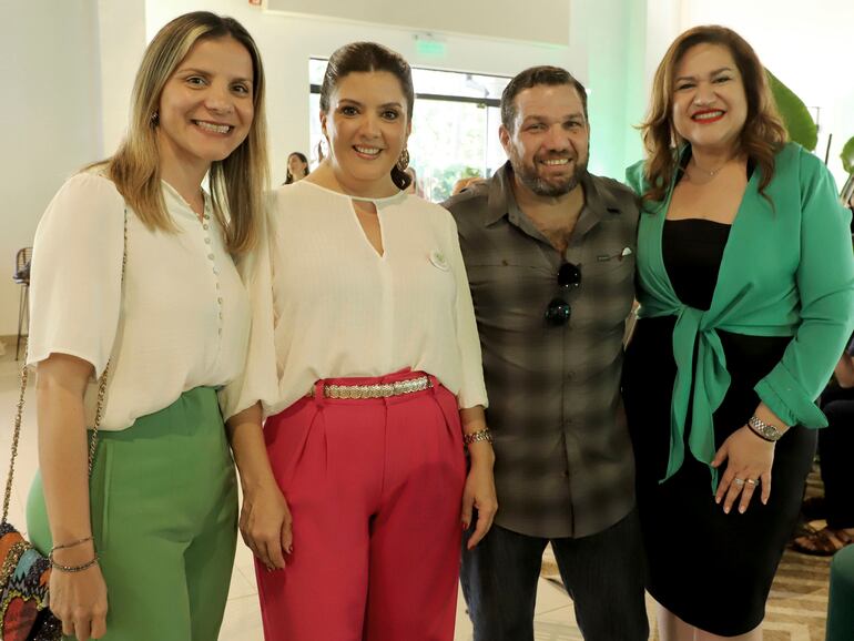 Marcela Torreani, Catherine Vargas, Rodolfo Yambay y Marta Fernández.