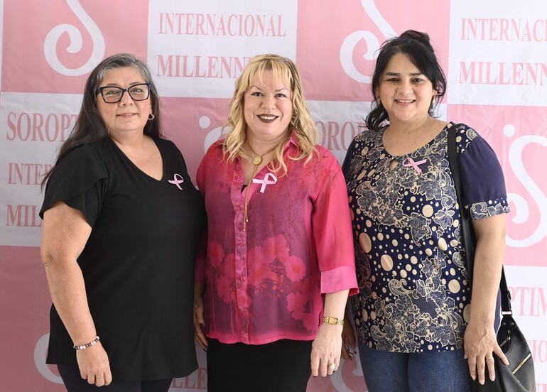 Zulma Ovelar, Neusa López y Juliana Amaral. 