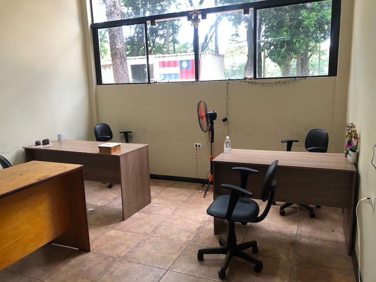 Por cuatro día consecutivo el "nepobaby" Elías Martín Godoy Torres no acude a la oficina, tras el anuncio de su supuesta renuncia.