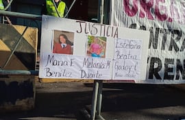 Frente Mujer del PPP se manifestó frente a la Fiscalía General del Estado denunciando la tibieza cómplice de las autoridades ante los casos de asesinatos de niñas.