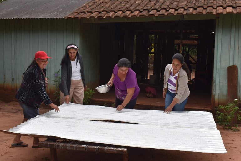 
El cuidado del producto queda principalmente a cargo de las mujeres productoras del asentamiento.