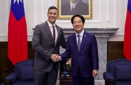 Imagen ilustrativa: el presidente Santiago Peña con su homólogo taiwanés, William Lai (Lai Ching-te).