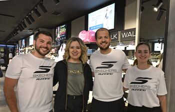 José Maria Cabañas, Antonella Miranda, Daniel Kemper y Sofía González.