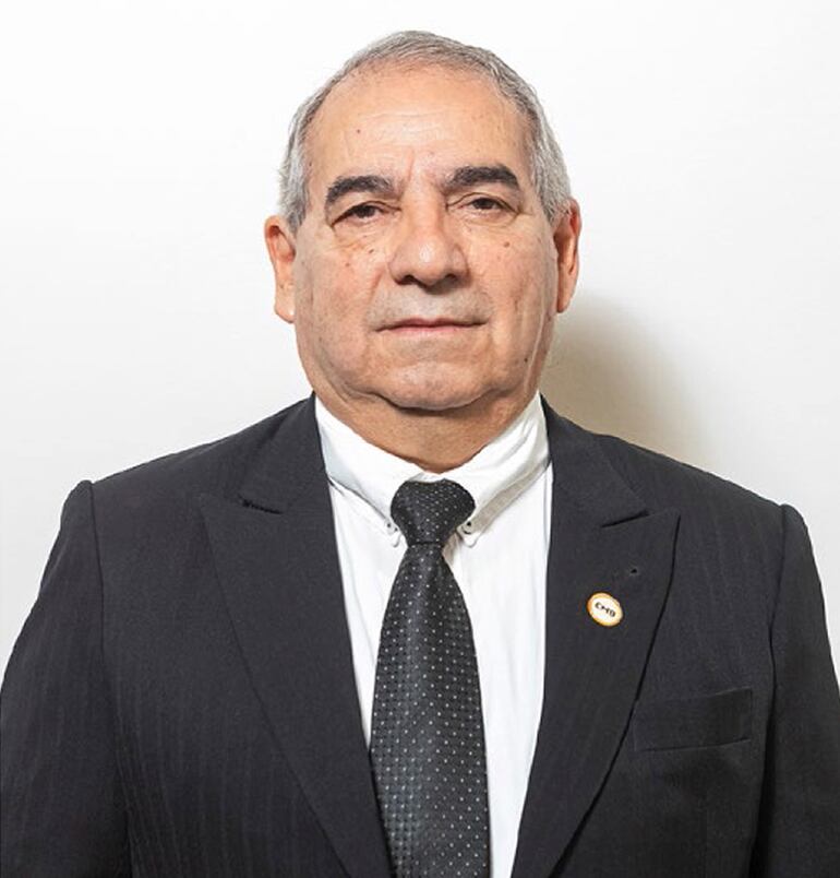 Dr. Guillermo Ocampos, director general del Centro Médico Bautista.