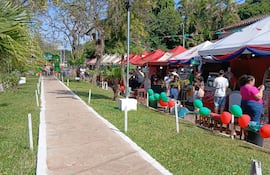 Desde hoy arrancó oficialmente la exposición de las frutillas en Areguá.
