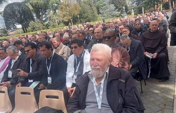 El presbítero paraguayo, Juan Alejo Robadín, juntos con otros 700 religiosos de todo el mundo, se reúnen en el vaticano para el jubileo de los sacerdotes misioneros de la misericordia.