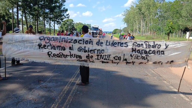 Los nativos solicitan el cumplimiento de varias reivindicaciones que vienen reclamando