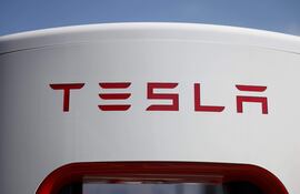 Cargador de autos Tesla.