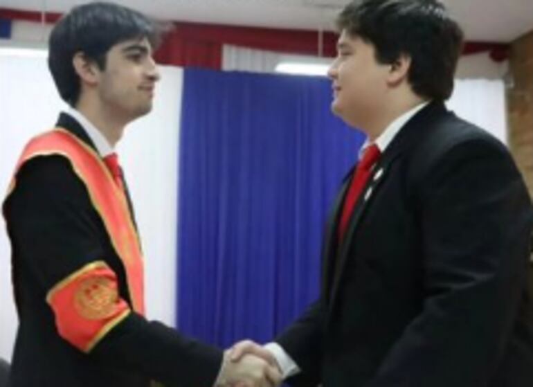 Alejandro "Tratito" Ovelar asumió como presidente del Centro de Estudiantes de Derecho-UNA.