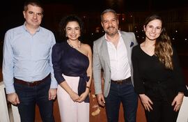 Esteban Gómez Núñez, Melissa Núñez Honzi, Eduardo Cárdenas y Alessandra Lima.