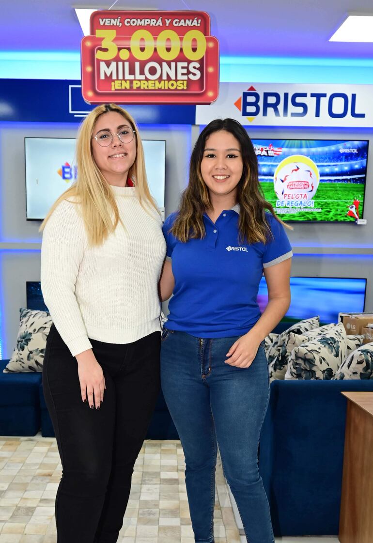 Leisy Cardozo y Bria Vallejos.