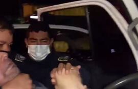 Diosnel Villalba denunció agresión policial en un control del cumplimiento de la cuarentena.