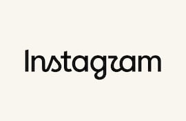 Fotografía divulgada por el director de Instagram, Adam Mosseri, donde se aprecia el nuevo 'wordmark' (logo del nombre) de la 'app'. La red social Instagram ha cambiado este jueves el logo de su nombre después de una década, con una fuente más simplificada y en cursiva para "refrescar" su identidad, según ha divulgado su director, Adam Mosseri.