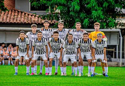 Plantel Sub 15 de Libertad, líder de la categoría