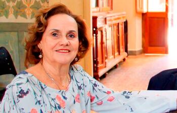 La escritora Renée Ferrer posicionó a la literatura infanto-juvenil paraguaya tras ganar el Premio Cervantes Chico Iberoamericano.