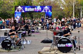 El BaterAsu volverá a realizarse este domingo en la Costanera de Asunción, con unos 120 bateristas.