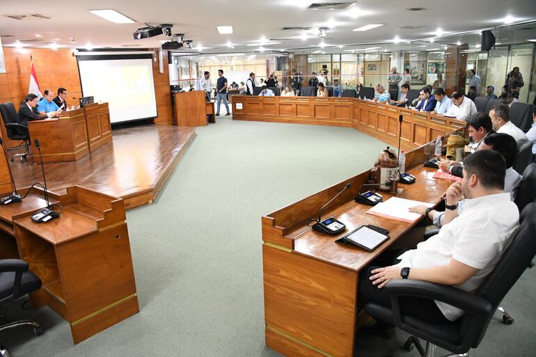 Concejales deben elegir nuevo presidente de la Junta este mes.