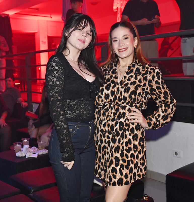 Tatiana Ortiz y Elisa Ledezma.