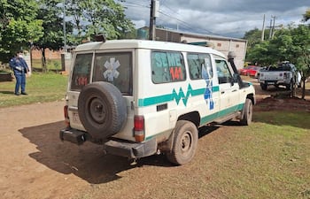 La ambulancia del Hospital de San Juan Nepomuceno, que fue incautada por efectivos policiales del barrio San Miguel de Villarrica.
