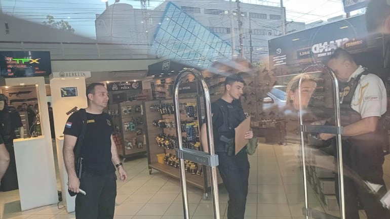 Allanan conocido comercio de Asunción por supuesto tráfico de armas