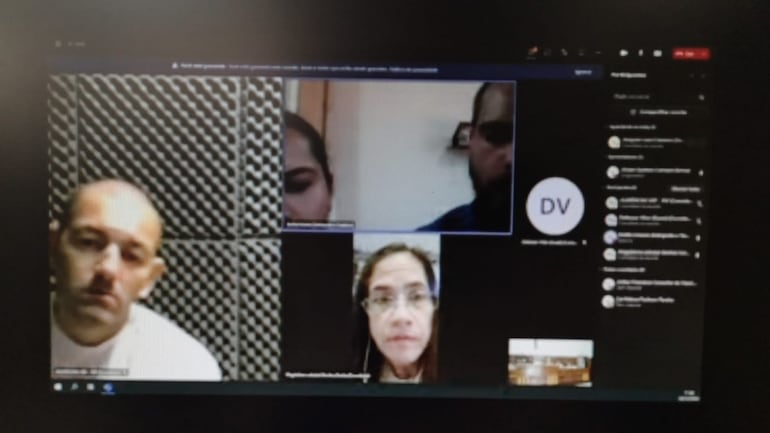 Flavio Acosta Riveros (izq.) durante el juicio en el que fue condenado por la justicia brasileña a 36 años de cárcel.