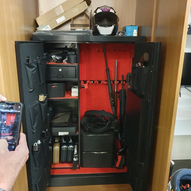 Parte de bienes incautados en el operativo de esta mañana.