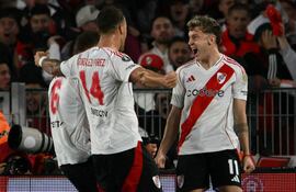 Grito de gol de Facundo Colidio, celebrando el tanto de la clasificación millonaria con Germán Pezzella y Leandro González Pirez.