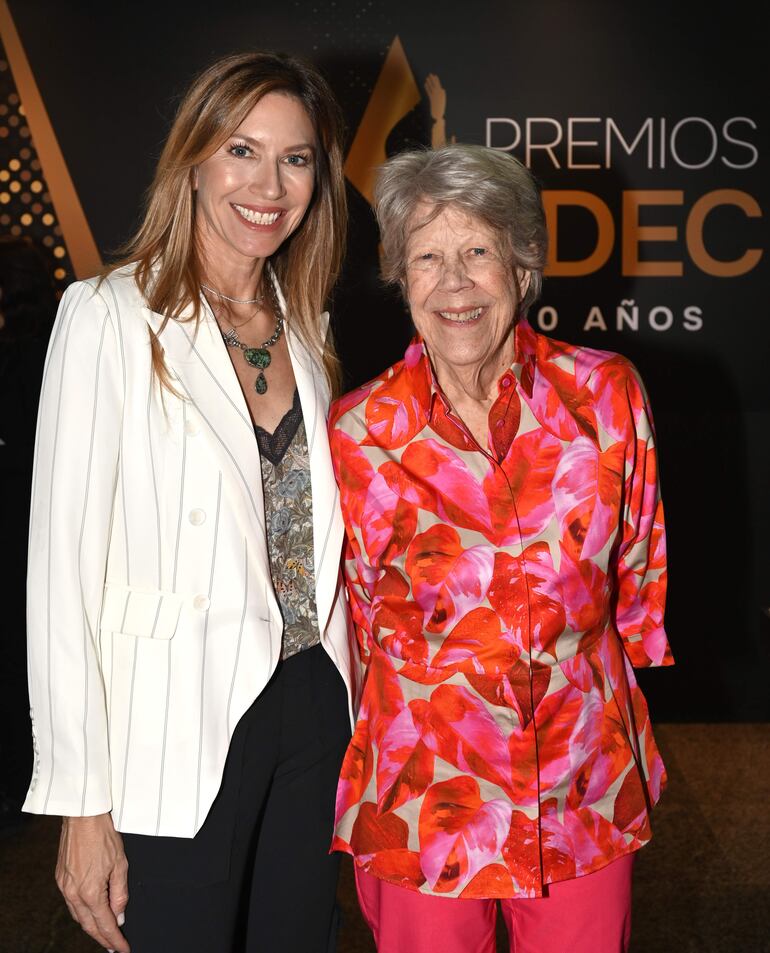 Susan Espinoza y Diane Espinoza.