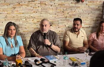 María Portillo, Paraguayo Cubas y Carlos Portillo.