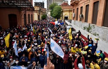 Con los beneficios otorgados al sector docente y de Fuerzas Públicas, el déficit en la Caja Fiscal crece cada año.