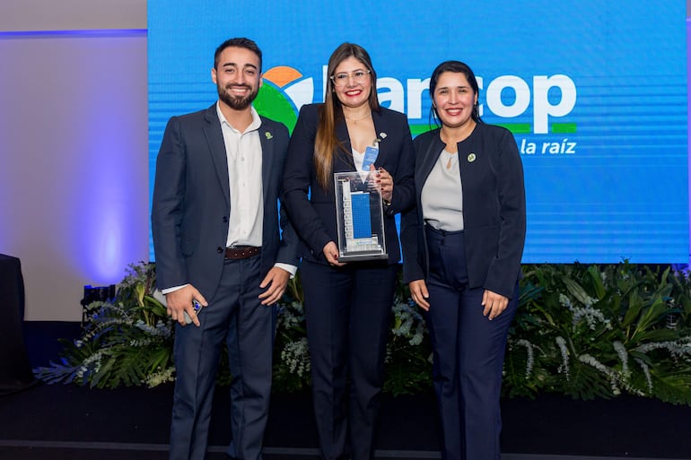 Asamblea Bancop 2026
Luis Vega, Elena Gálvez y Claudia paredes
