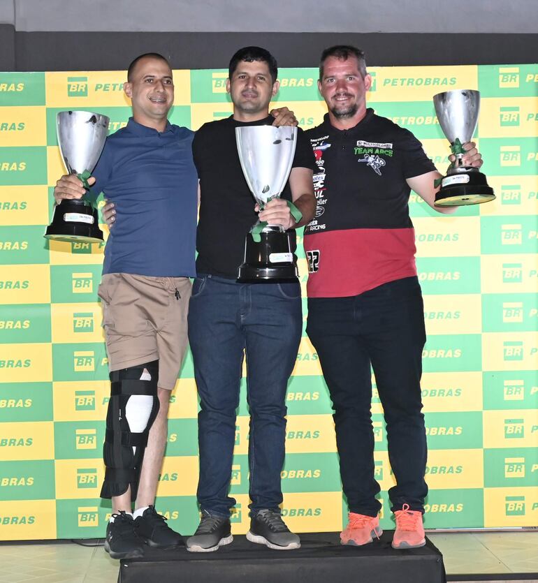 Los mejores de la categoría Motos, Julián Pérez, Enrique Giumaressi y Gido Krahn.