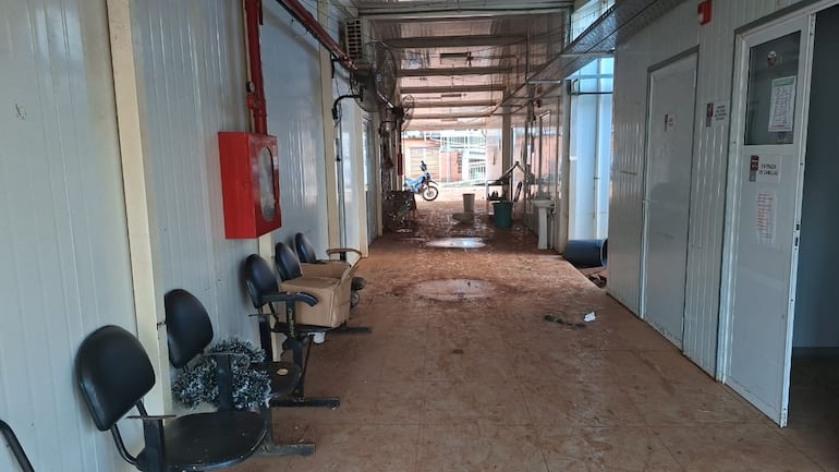 Inundaciones evidencian precariedad en área de pediatría del Hospital de Santa Rosa del Aguaray