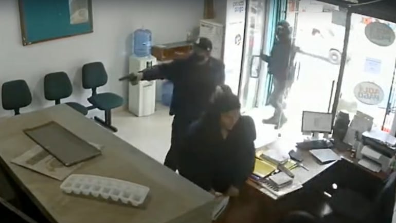 Asalto a la cooperativa 19 de Marzo de San Antonio, cometido el 10 de abril pasado.